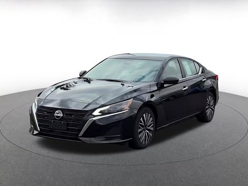 Used 2025 Nissan Altima 2.5 SV image 7