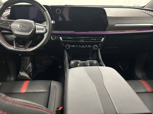 Used 2025 Chevrolet Traverse RS w/ LPO, Floor Liner Package AWD/4WD image 16