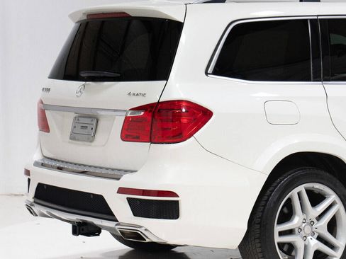 Used 2014 Mercedes-Benz GL 550 GL 550 4MATIC AWD 4dr SUV image 19