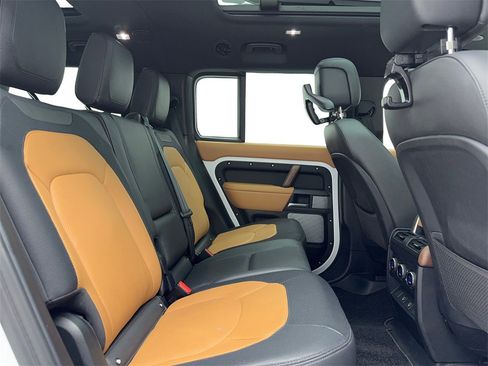 Used 2024 Land Rover Defender 130 X-Dynamic SE image 51