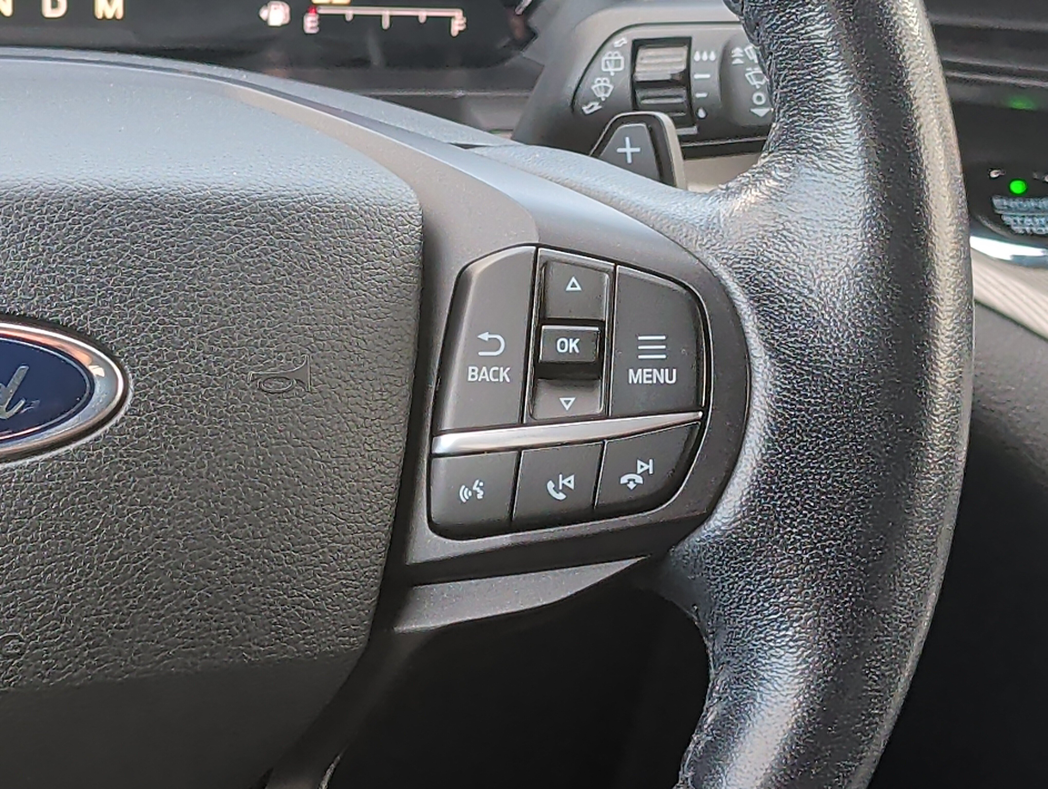 Used 2020 Ford Explorer XLT AWD/4WD image 28