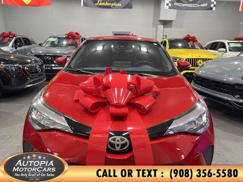 Used 2020 Toyota C-HR XLE image 9