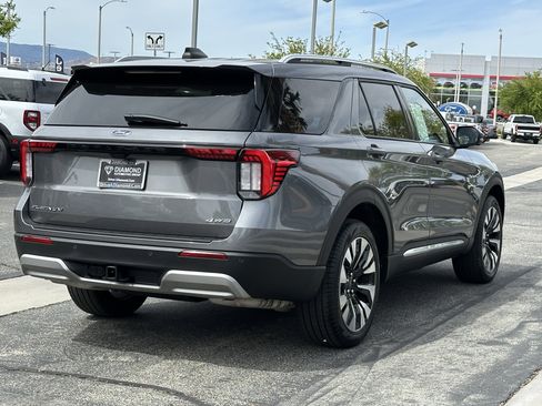 Used 2025 Ford Explorer Platinum w/ LUX Leather Package image 8