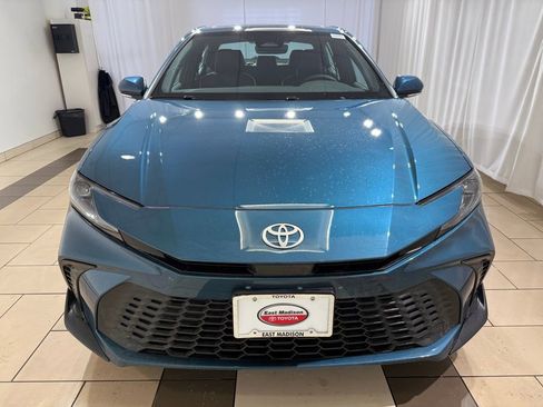 New 2026 Toyota Camry SE image 8