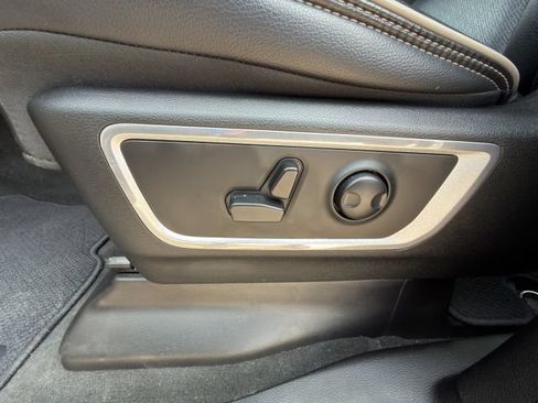 Used 2023 RAM 1500 Laramie AWD/4WD image 25
