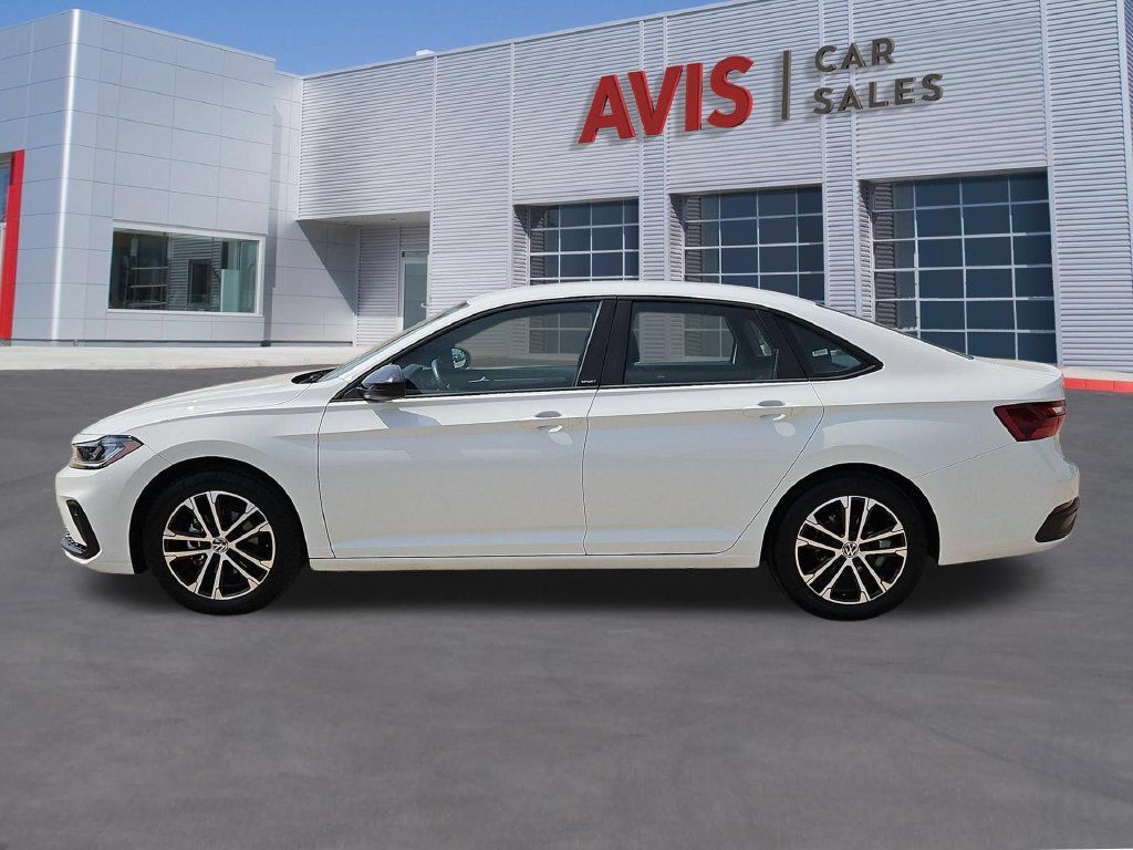Used 2025 Volkswagen Jetta Sport FWD image 10