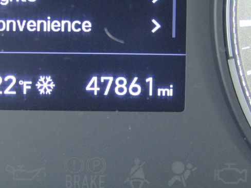 Used 2021 Hyundai Venue SEL image 22