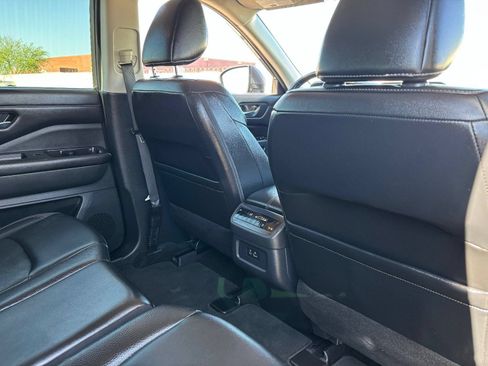 Certified 2023 Nissan Pathfinder SL FWD image 14