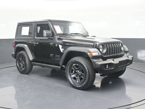 Used 2025 Jeep Wrangler Sport image 8