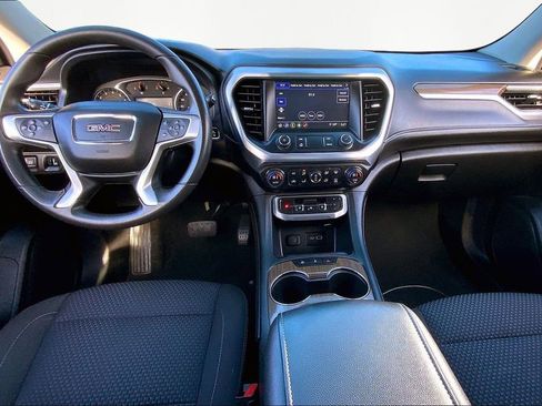 Used 2023 GMC Acadia SLE image 7