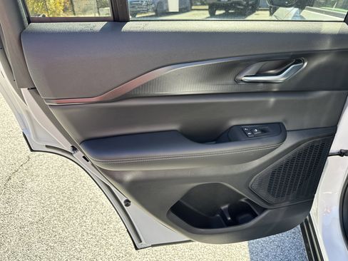 New 2025 Jeep Grand Cherokee Altitude image 26