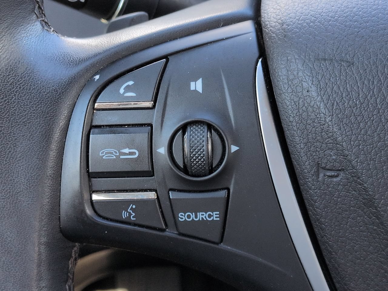 Used 2017 Acura TLX FWD image 24