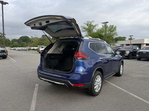 Used 2019 Nissan Rogue S w/ Special Edition Package FWD image 28