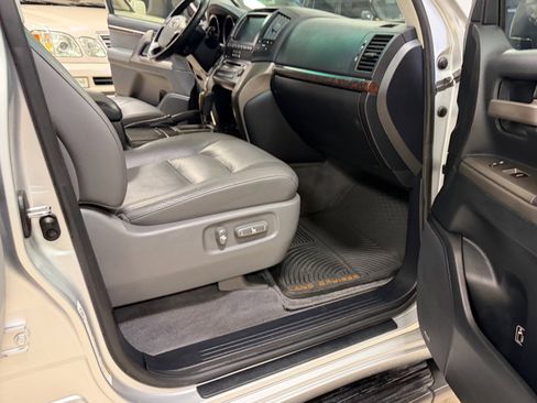 Used 2008 Toyota Land Cruiser image 23