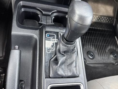 Used 2020 Toyota Tacoma SR w/ SX Package image 37