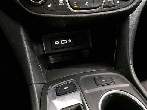 Used 2023 Chevrolet Equinox LT AWD/4WD image 26