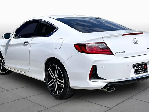 Used 2017 Honda Accord Touring image 12
