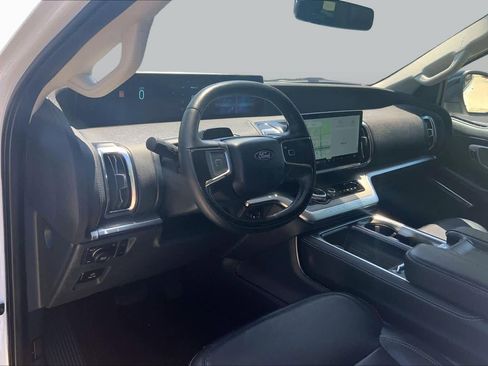Used 2025 Ford Expedition Platinum AWD/4WD image 18