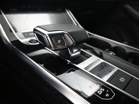 Used 2023 Audi Q7 3.0T Premium w/ Convenience Package AWD/4WD image 30