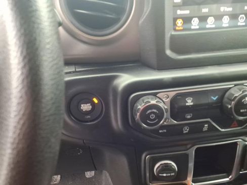 Used 2022 Jeep Wrangler Unlimited Sport AWD/4WD image 26