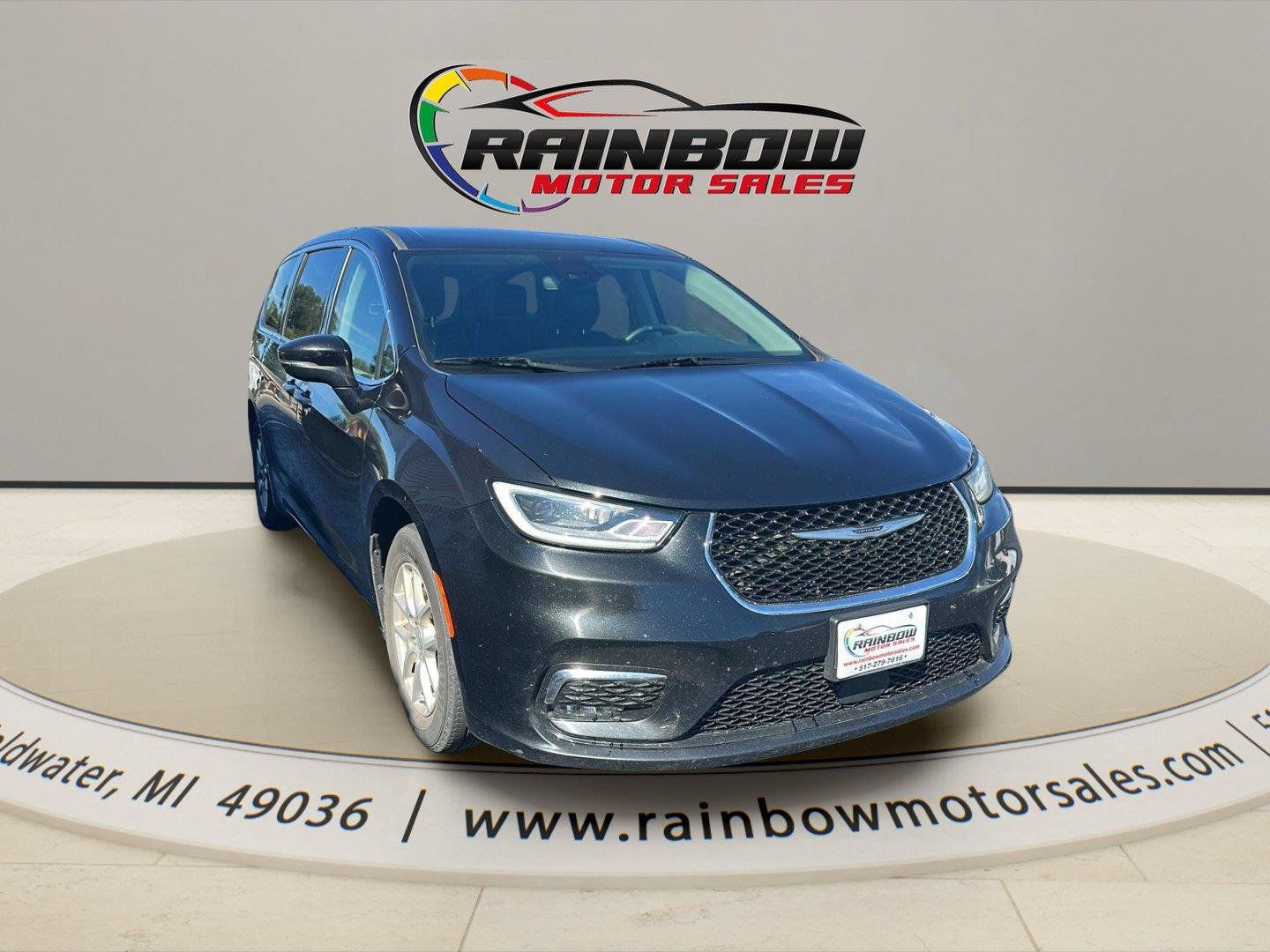 Used 2023 Chrysler Pacifica Touring-L FWD image 3