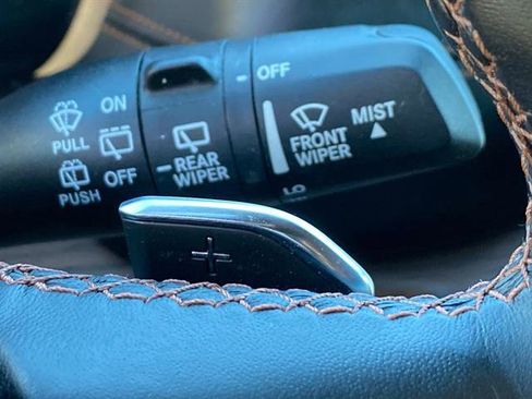 Used 2022 Jeep Grand Cherokee L Summit w/ Luxury Tech Group V image 19