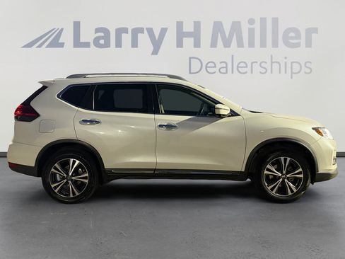 Used 2017 Nissan Rogue SL AWD/4WD image 6