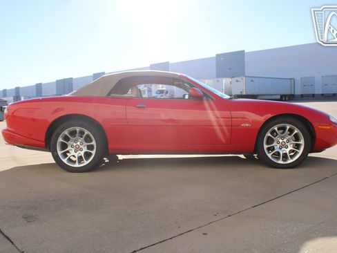 Used 2000 Jaguar XK8 Convertible image 19