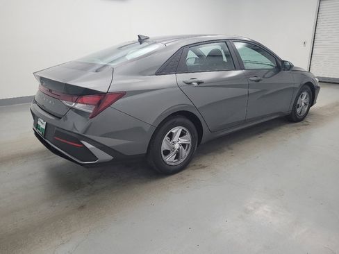 Used 2024 Hyundai Elantra SE FWD image 10