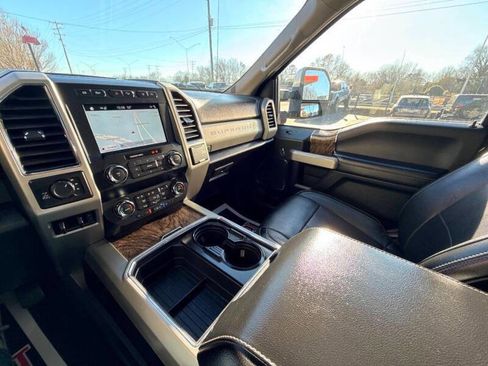 Used 2019 Ford F250 Lariat w/ Lariat Ultimate Package AWD/4WD image 28