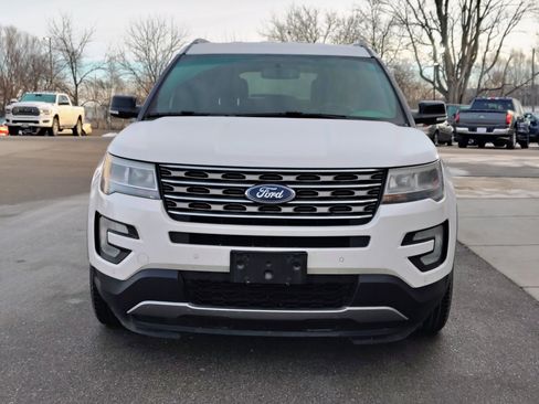 Used 2016 Ford Explorer XLT w/ Equipment Group 202A image 7
