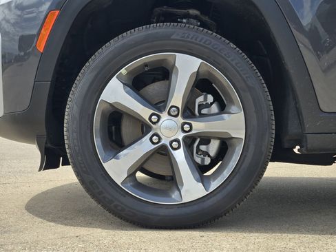 New 2026 Jeep Grand Cherokee L Limited RWD image 12