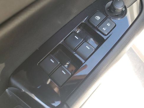 Used 2019 MAZDA CX-5 Touring image 18