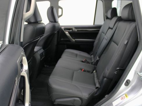 Used 2017 Lexus GX 460 image 38