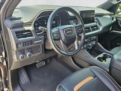 Used 2023 GMC Yukon XL AT4 w/ Technology Package AWD/4WD image 10