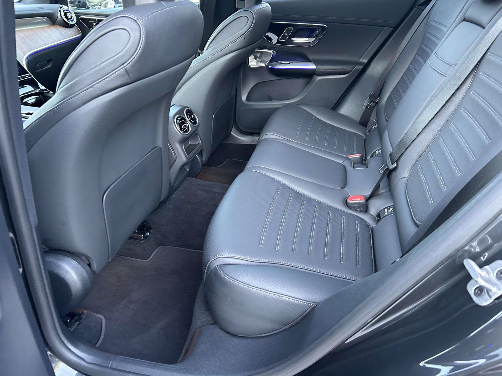Certified 2025 Mercedes-Benz GLC 300 image 40