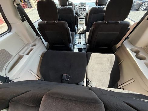 Used 2013 Dodge Grand Caravan SE FWD image 27