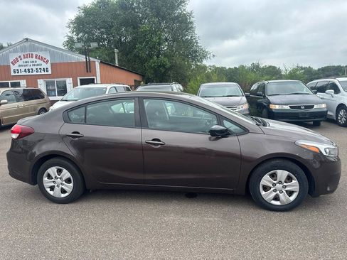 Used 2018 Kia Forte LX FWD image 4
