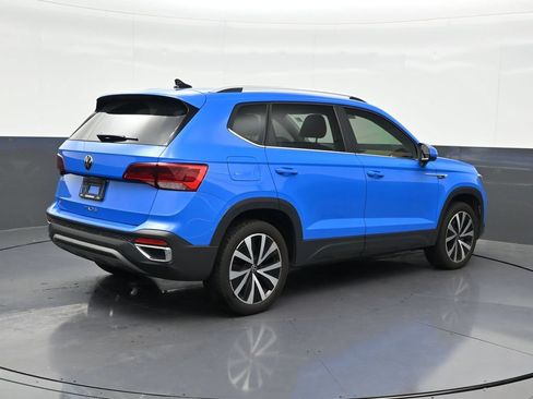 Used 2022 Volkswagen Taos SE FWD image 5