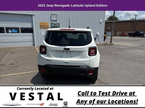 Used 2023 Jeep Renegade Latitude w/ Sun/Sound Group AWD/4WD image 8