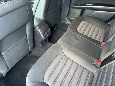 Used 2018 Ford Fusion SE image 12