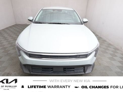 New 2025 Kia K4 LXS image 2