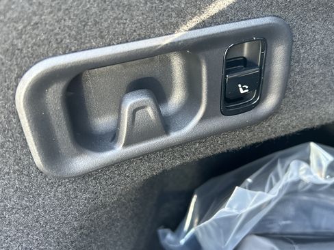 New 2026 Mercedes-Benz E 450 4MATIC Sedan image 10