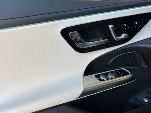 New 2025 Mercedes-Benz E 350 4MATIC Sedan image 12