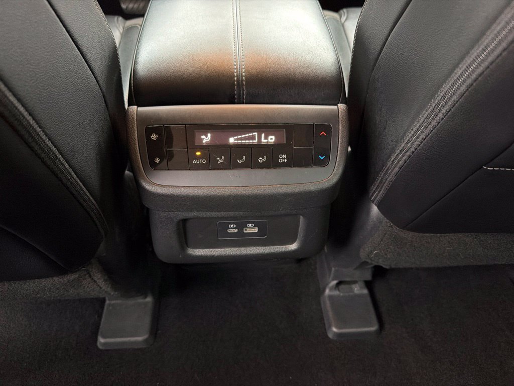 Used 2023 Nissan Pathfinder SL w/ Lighting Package (N92) AWD/4WD image 18