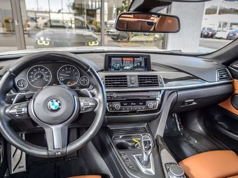 Used 2018 BMW 440i Convertible image 30