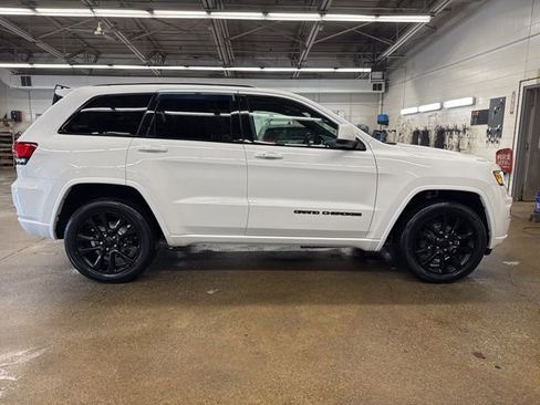 Used 2020 Jeep Grand Cherokee Altitude image 7