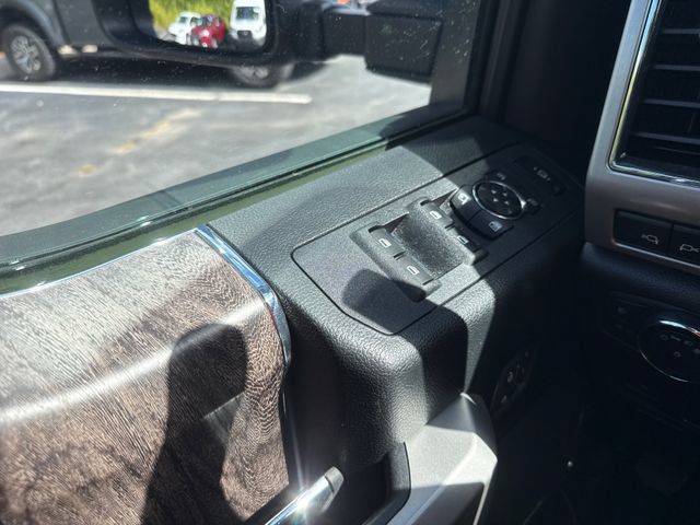 Used 2019 Ford F250 Lariat w/ Lariat Ultimate Package AWD/4WD image 31