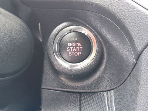 Used 2019 Subaru Forester Limited image 21