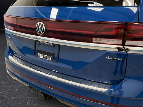 Used 2025 Volkswagen Atlas SEL Premium R-Line AWD/4WD image 40